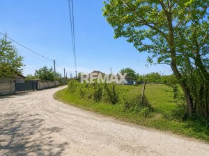 9.900 EUR