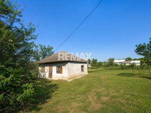 9.900 EUR