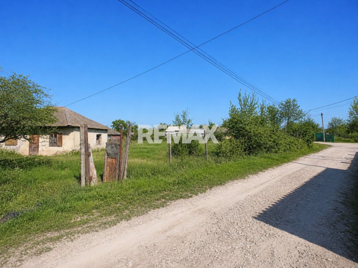9.900 EUR
