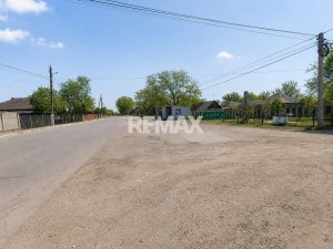 9.900 EUR
