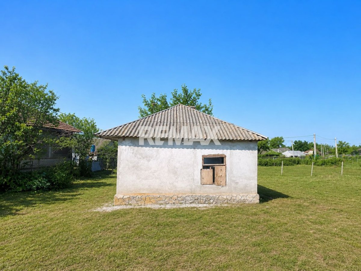 9.900 EUR