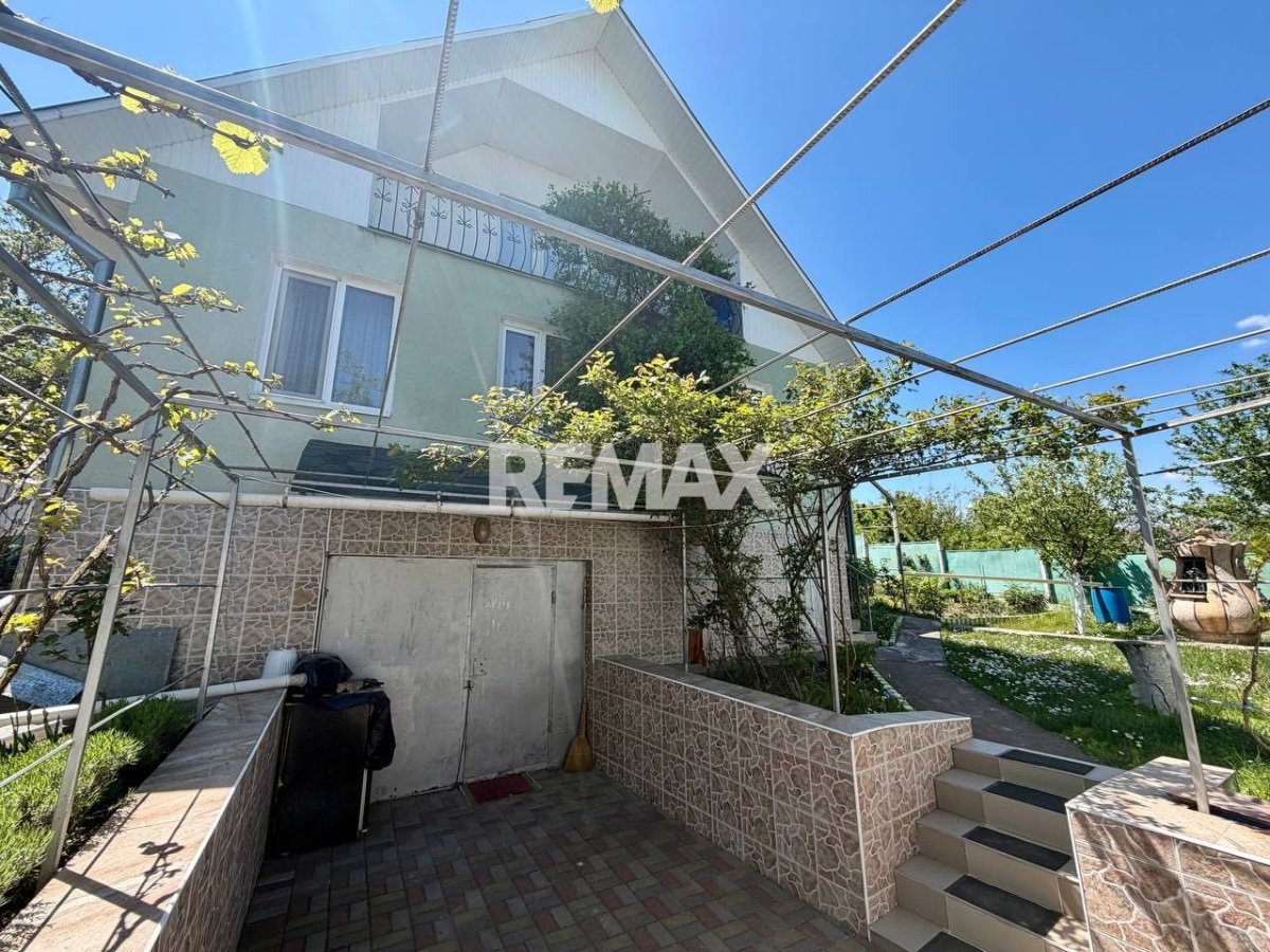 57.900 EUR