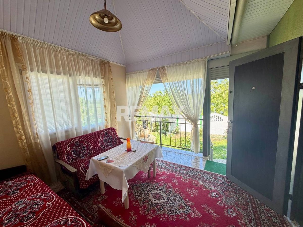 57.900 EUR