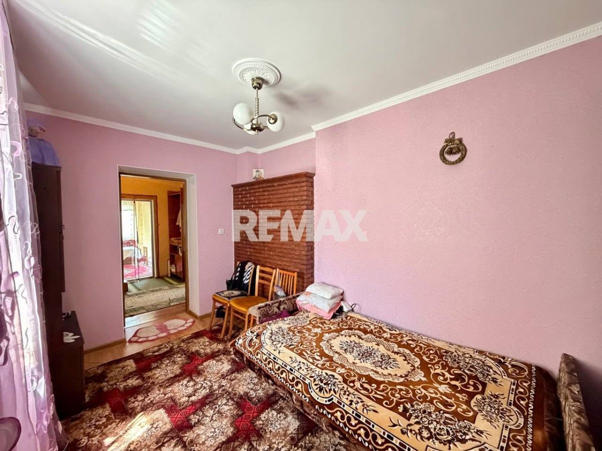 57.900 EUR