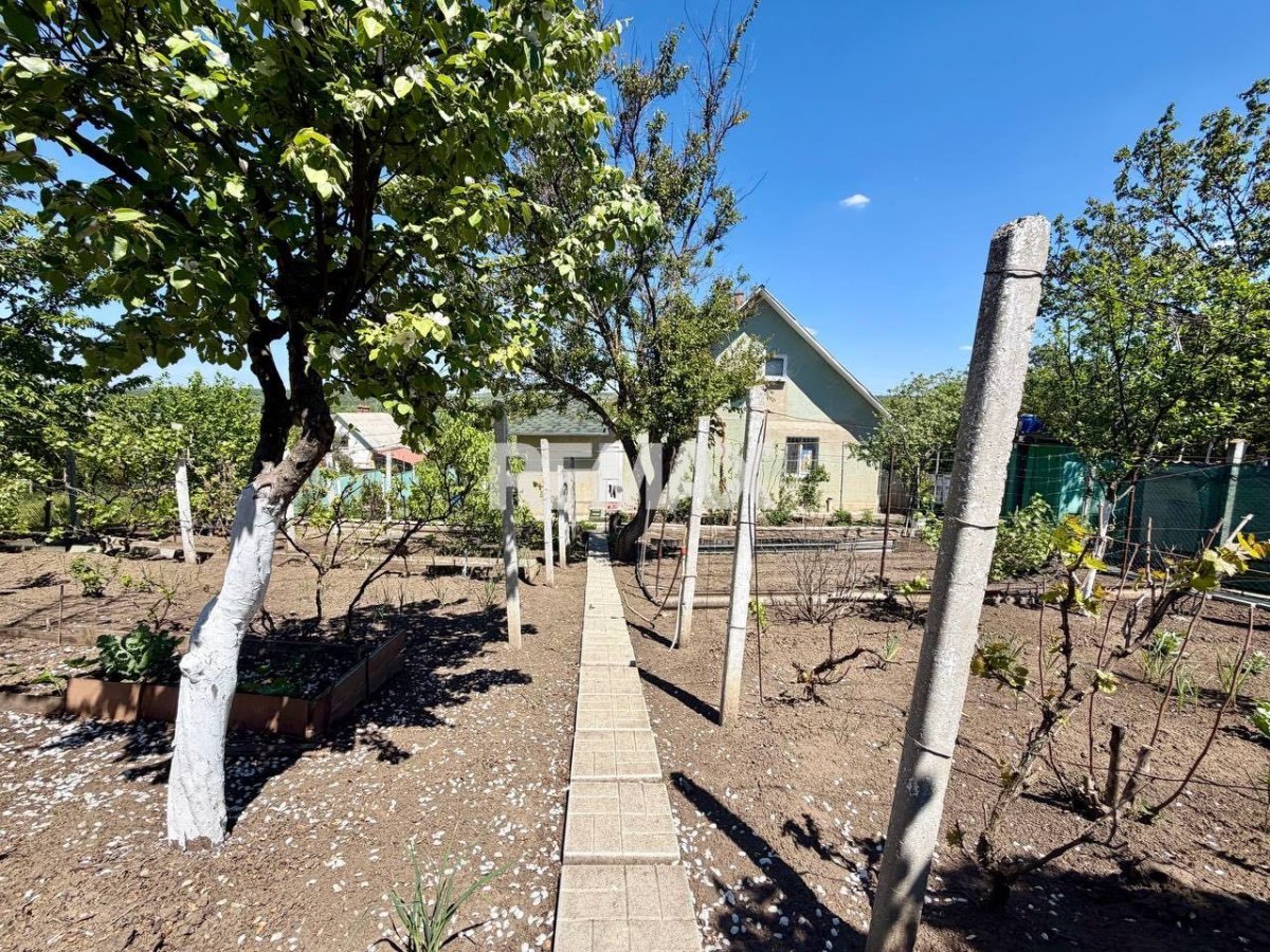 57.900 EUR